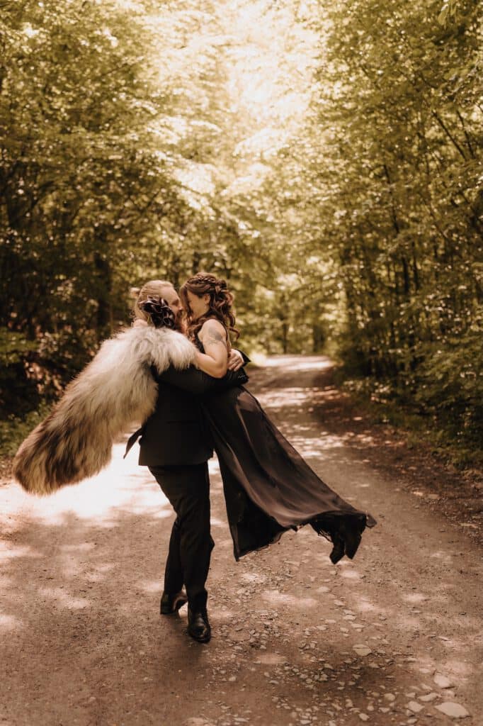 Waldhochzeit NRW: 3 Locations für eure Natur-Trauung 20 lau ni hochzeit 052026 TK103069